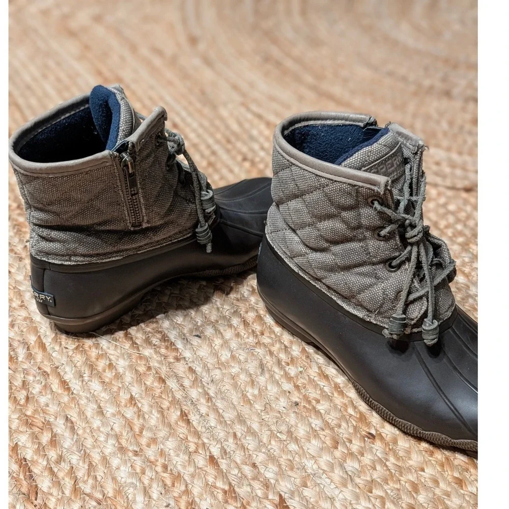 Sperry Saltwater Quilted Canvas Duck Boots Olive Brown Waterproof Size 7M